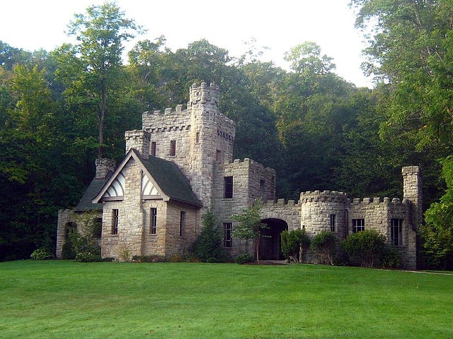 Squire's Castle paranormal