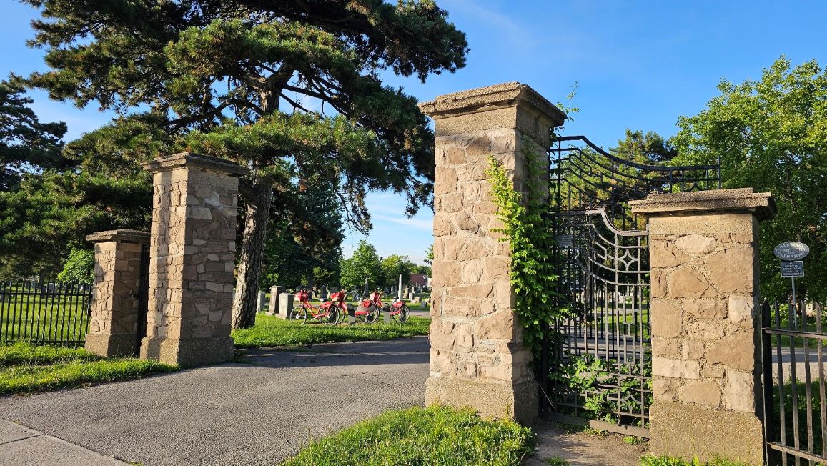 Oakwood Cemetery - Niagara Falls