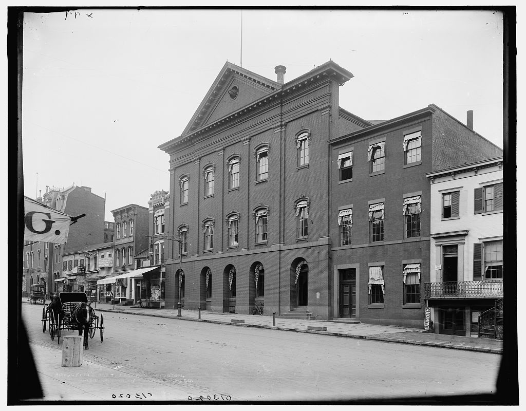 Reports of paranormal residual activity at Fords Theater.